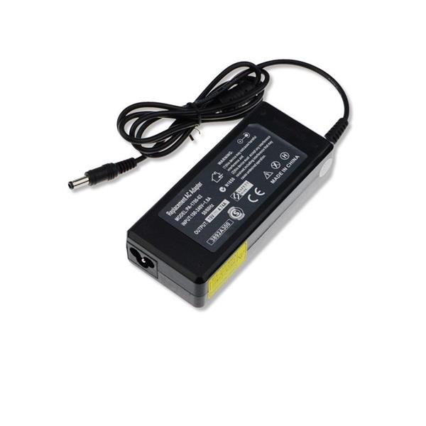 Polnilec 19V 4,74A 4,8mm 1,7mm