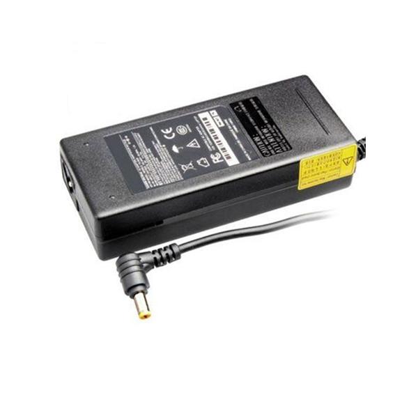 Polnilec 19V 4,74A 5,5mm 2,5mm